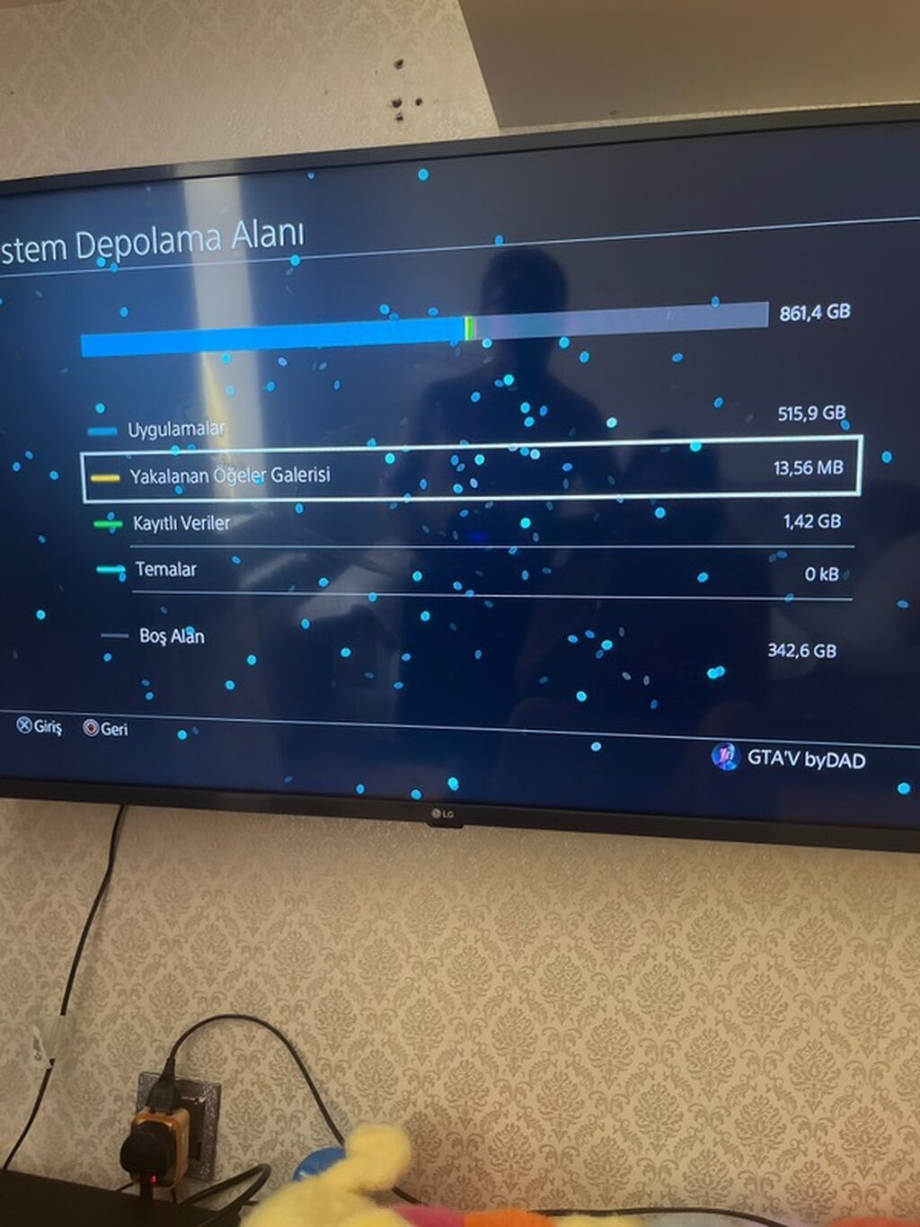 Salam. Səliqəli işlədilmiş PlayStation 4 Slim satıram. Yaddaşı — Oyun konsolları, Bakı (3)
