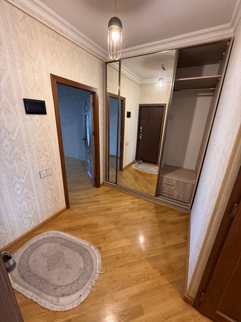 Satılır 2 otaqlı köhnə tikili 65 m² — Bakı
