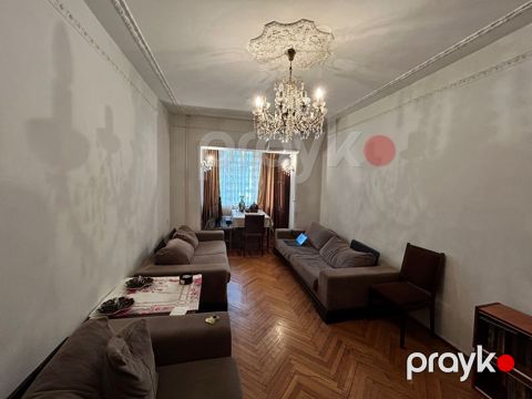 Satılır 3 otaqlı köhnə tikili 90 m²
