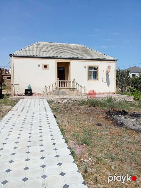 Satılır 3 otaqlı həyət evi/bağ evi 100 m²