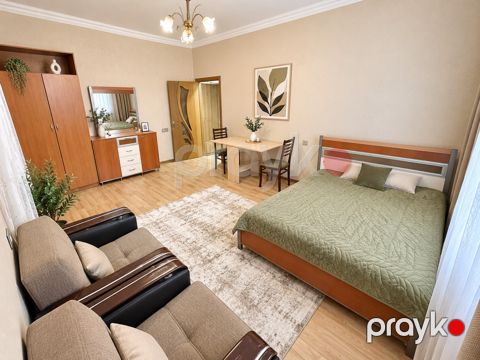Satılır 1 otaqlı köhnə tikili 40 m²