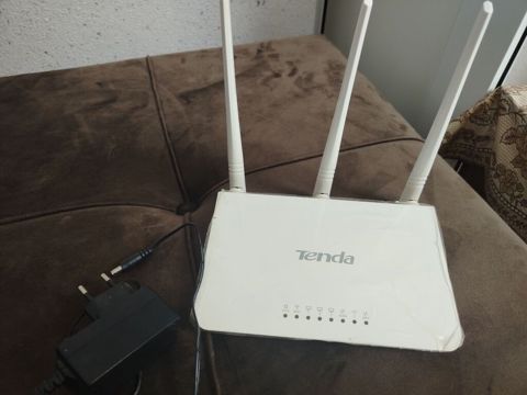 Tenda Modem. İşlək vəziyyətdə. Ünvan Əhmədli — Bakı
