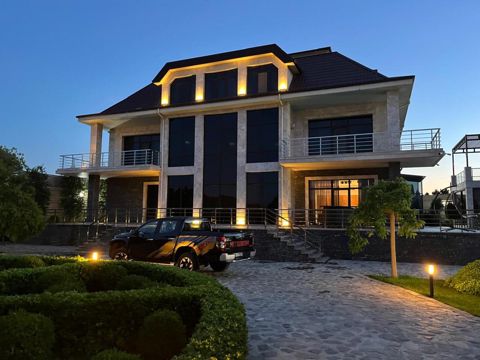 İcarəyə verilir 8 otaqlı həyət evi/bağ evi 800 m² — Bakı
