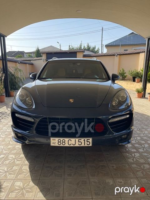 Porsche Cayenne Turbo, 4.8 L, 2012 il, 260 000 km