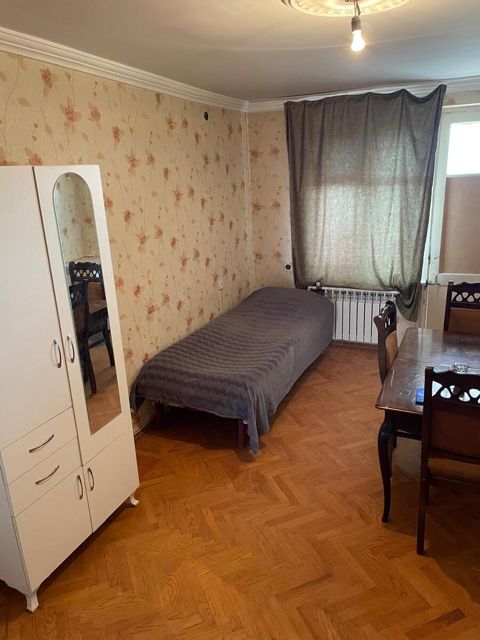 İcarəyə verilir 2 otaqlı köhnə tikili 70 m² — Bakı