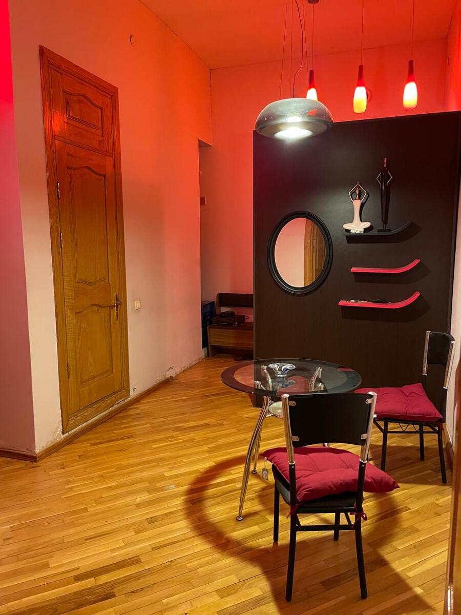 Satılır 4 otaqlı köhnə tikili 210 m² — Mənzil, Bakı (10)