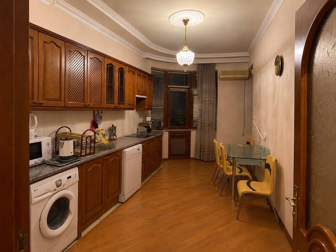 İcarəyə verilir 4 otaqlı yeni tikili 185 m² — Mənzil, Bakı (9)