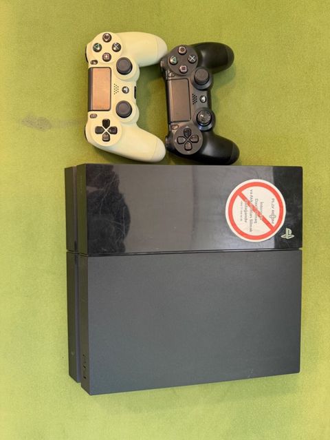 Sony PlayStation 4 (PS4) oyun konsolu 2 eded pult 512 ideal veziyyetde — Bakı