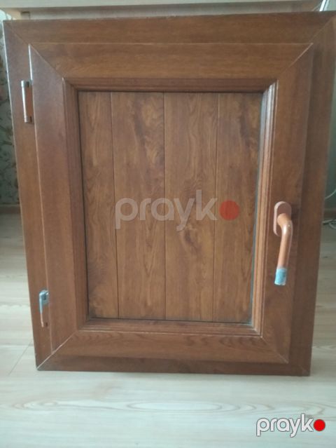 Məhsul: Taxta naxışlı pəncərə/qapı paneli (PVC əsaslı) Təsvir — Bakı