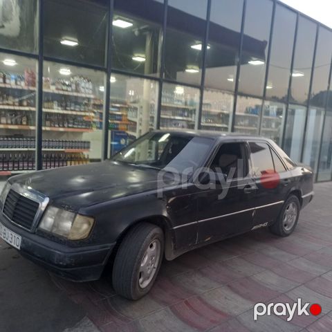 Mercedes-Benz W124: 2.5 l 1988 il Sedan