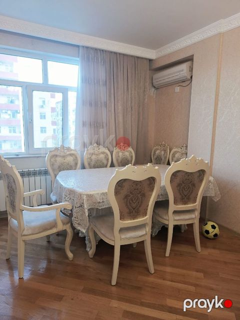 Masa desti. 350azn. 8 stulla. Yeni kimidi ünvan yeni Yasamal *Tehi — Bakı