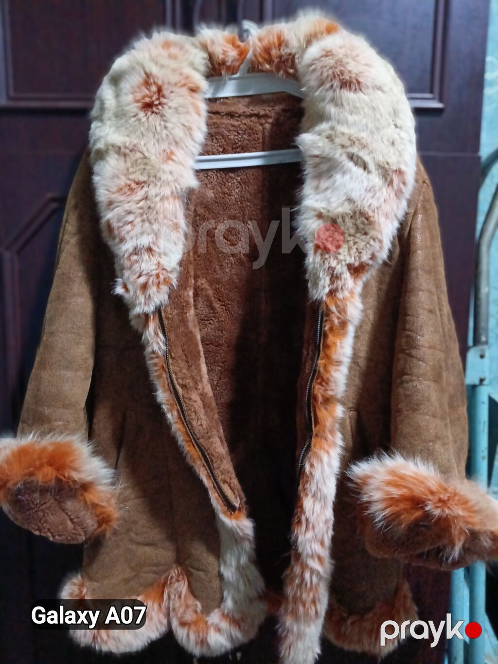 Qadınlar üçün isti qış kürkü - Model: qısa kəsimli, A-siluetli kürk — Şubə, Bakı (2)