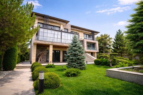Satılır 7 otaqlı həyət evi/bağ evi 600 m² — Bakı