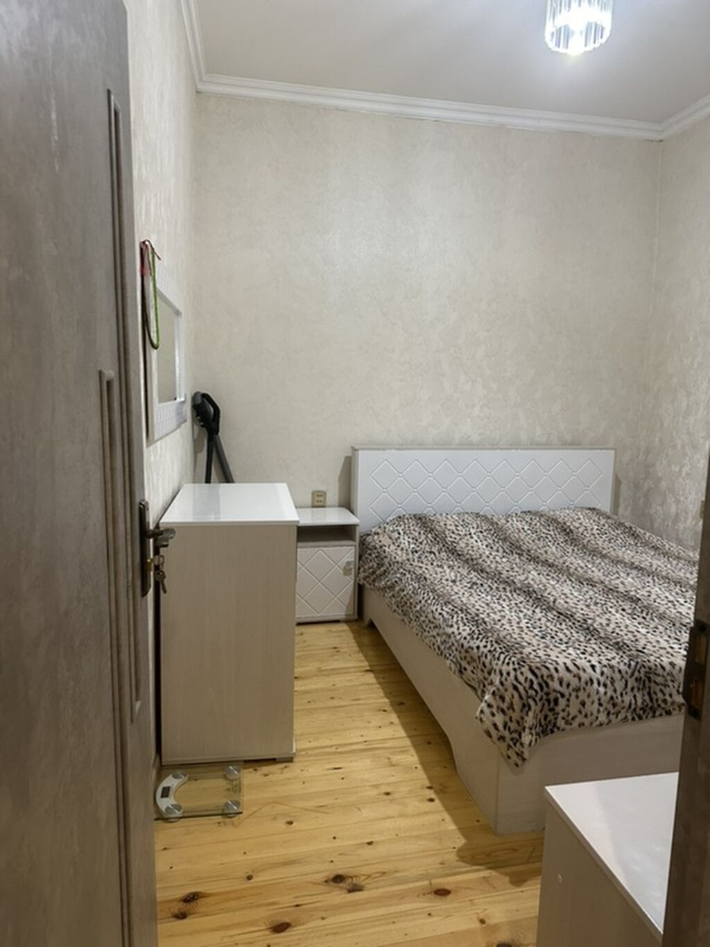 Satılır – həyət evi - Plan: girişdən dar keçidli həyət, metal giriş — Ev, villa, Bakı (7)