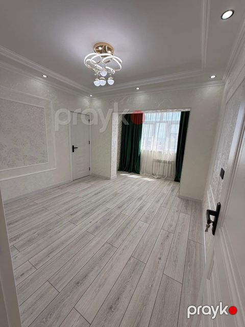 Satılır 2 otaqlı köhnə tikili 45 m²