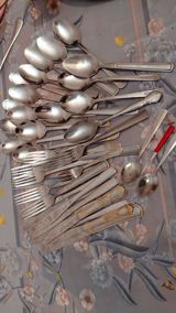 Mətbəx üçün iri qarışıq ləvazimat dəsti Tərkib: - Çoxsaylı yemək — Dining tableware