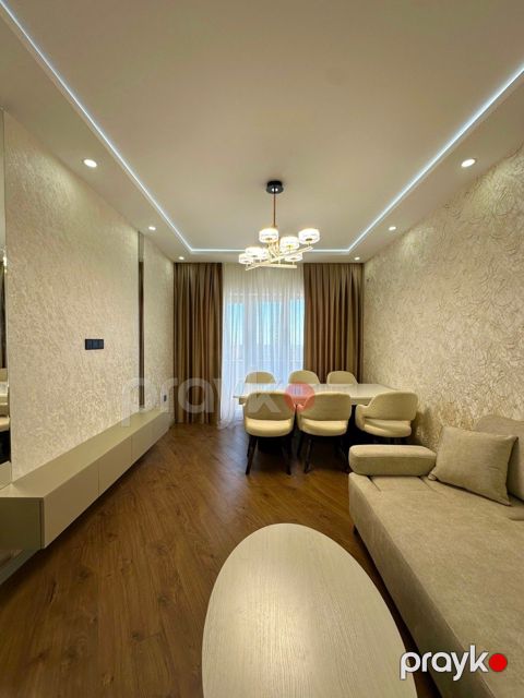 Satılır 3 otaqlı köhnə tikili 82 m²