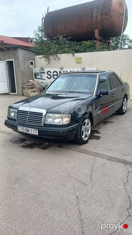 Mercedes E 220, 2.2 L, 1993 il, 300 000 km
