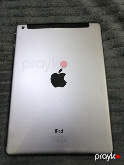 Apple iPad planşet - Korpus: gümüş rəngli alüminium, arxada Apple — Bakı