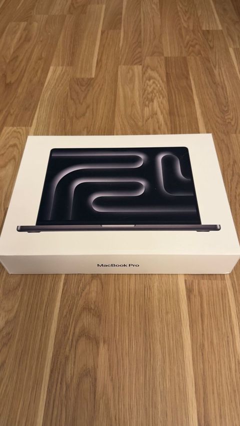 Apple M5 pro 24/1 TB 15 inch Silver — Bakı