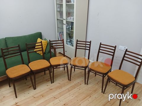 6 ədəd çox yaxşı vəziyyətdə sovetdən qalma stul satılır. Heç bir — Mehdiabad