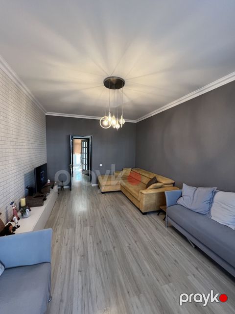 Satılır 2 otaqlı köhnə tikili 60 m² — Bakı