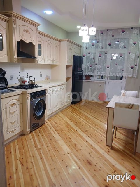 İcarəyə verilir 3 otaqlı yeni tikili 120 m²