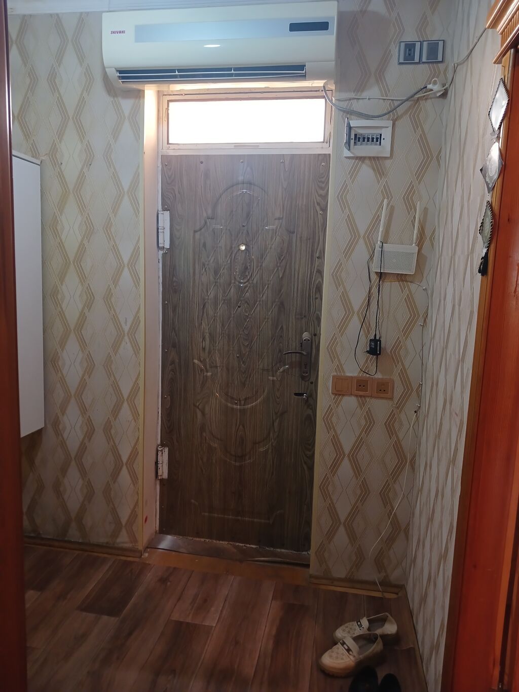 2 Otaqlı Mənzil - Geniş işıqlı zal, tavanında dekorativ çilçıraq — Mənzil, Sumqayıt (4)