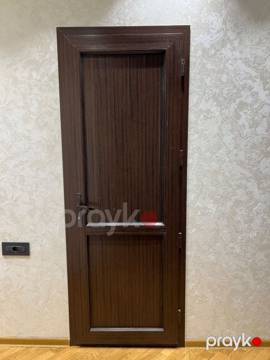 Daxili qapı – tünd qəhvəyi rəng, klassik dizayn - Material: ağac — Pəncərələr, qapılar, balkonlar, Bakı
