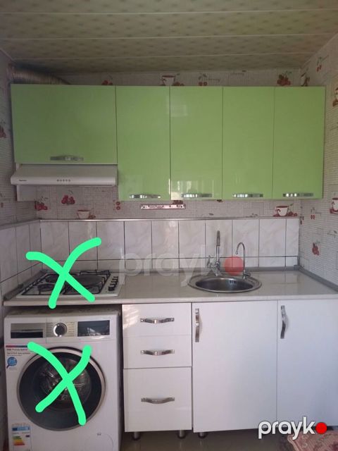 Mətbəx mebeli satılır eni 2metr şkaflarin içində biraz ləkələr var — Digah