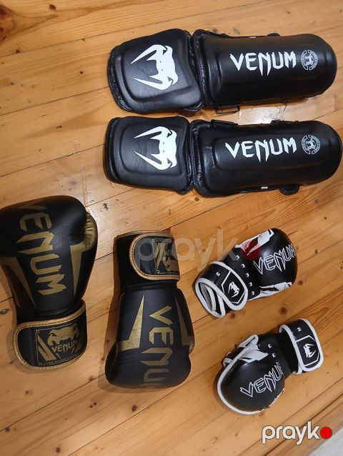 Venum döyüş avadanlıqları dəsti Məzmun: - 1 cüt Venum shin guard — Digah