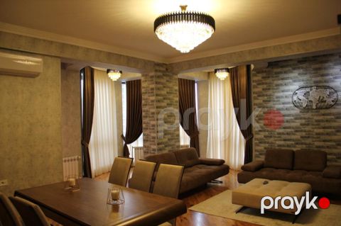 İcarəyə verilir 3 otaqlı yeni tikili 157 m²