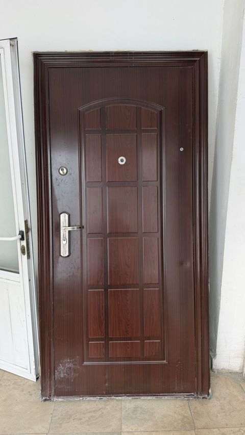Seyf qapı Satılır Olçu 95*2.00 110 azn Unvan Nizami metrosu Aylin — Bakı