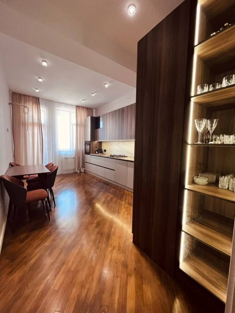 Satılır 3 otaqlı yeni tikili 165 m² — Bakı