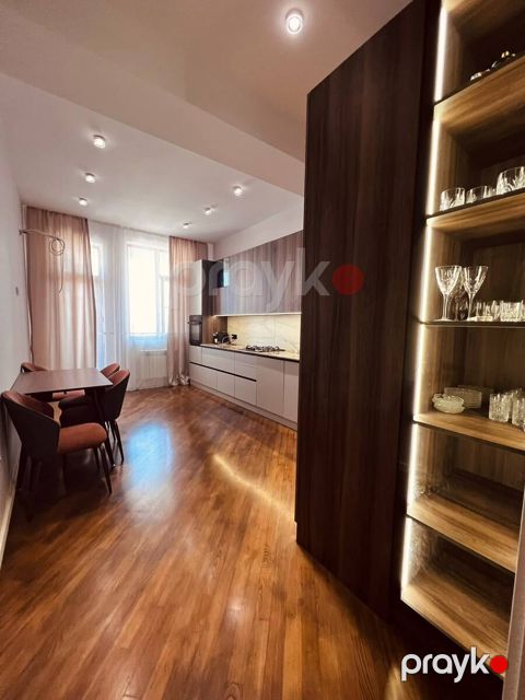 Satılır 3 otaqlı yeni tikili 165 m²