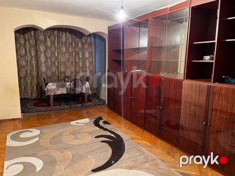 Satılır 2 otaqlı köhnə tikili 55 m² — Bakı