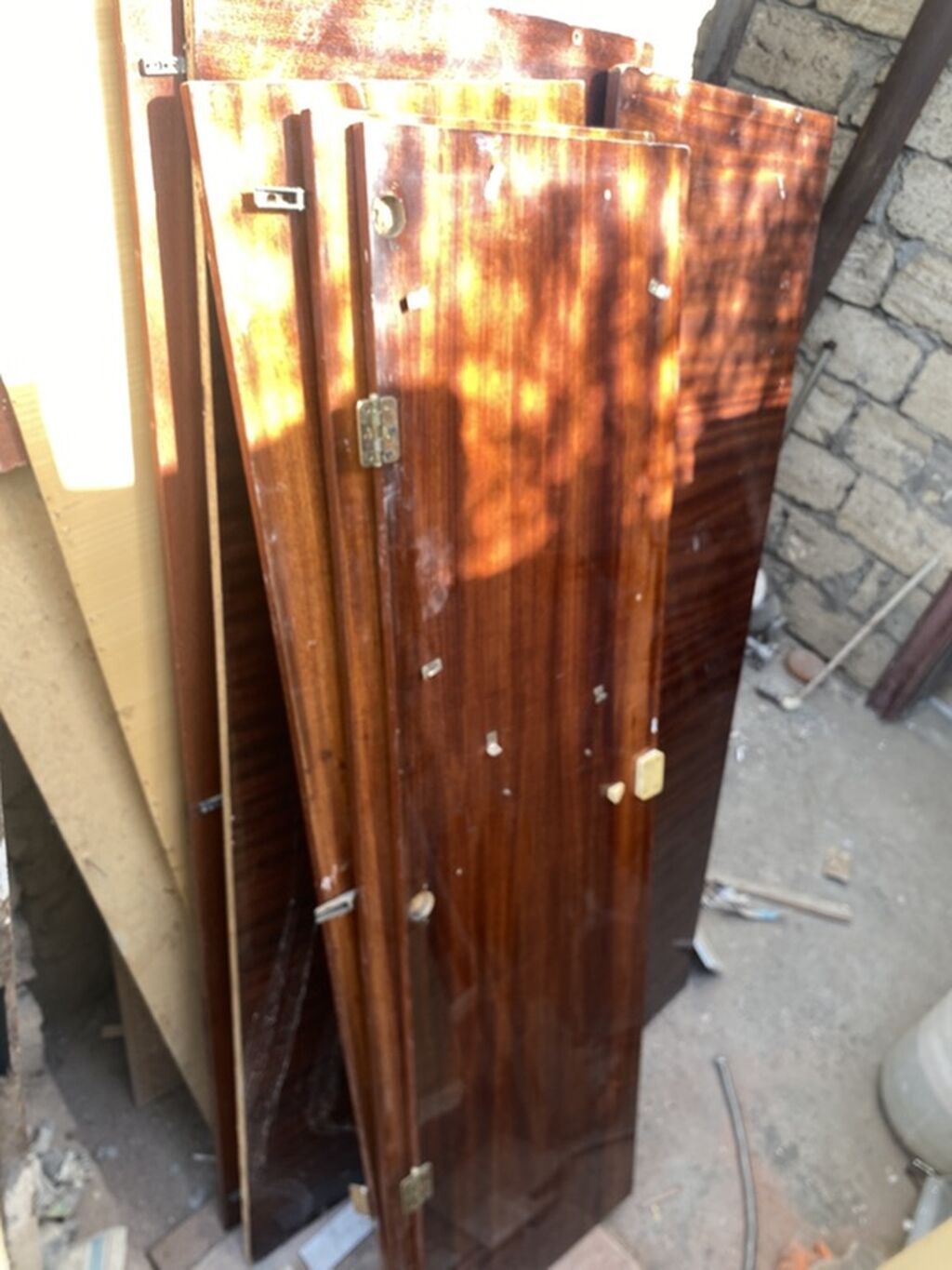 Taxta dolab qapıları və detallar - Material: laklı taxta/şpon (tünd — Pəncərələr, qapılar, balkonlar, Mehdiabad (3)