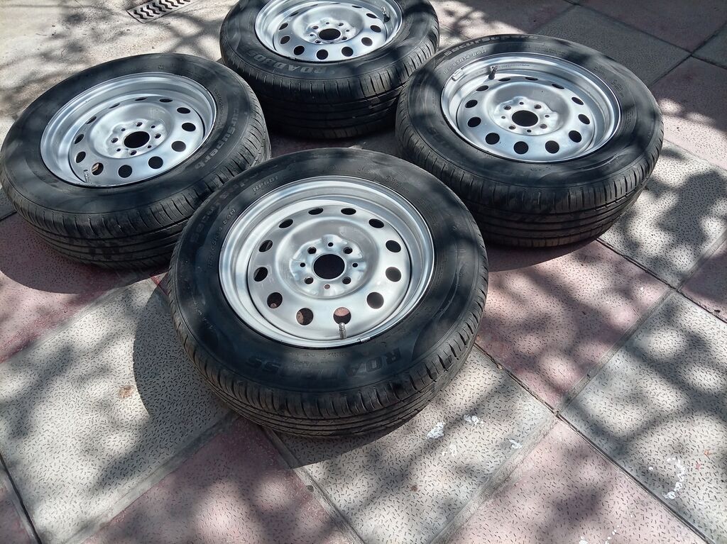 185/65/14 tekerler 1000 km getmiyib. Tezedi. Disqinin krasqası — Diskləri, Sumqayıt (5)