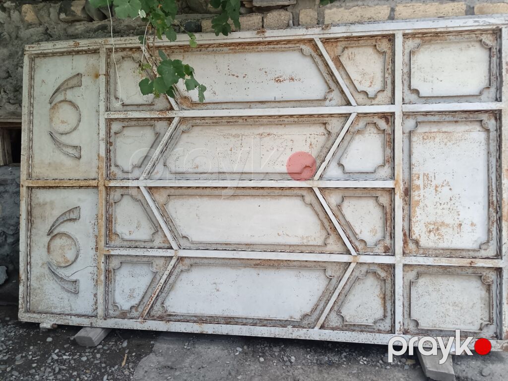 İşlənmiş Dəmir Həyət darvazası, Yana açılan, 4 m, Mexaniki, rəng - Boz, Kredit yoxdur, Ödənişli quraşdırma, Ünvandan götürmə — Pəncərələr, qapılar, balkonlar, Yevlax (3)