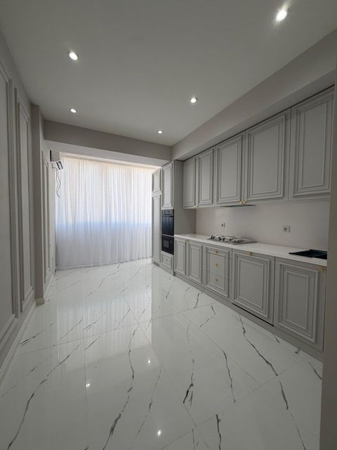 Satılır 2 otaqlı yeni tikili 85 m² — Bakı
