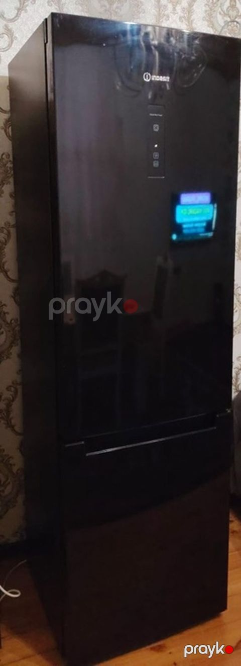 Indesit iki kamerali soyuducu (aşağıda dondurucu, yuxarıda soyuducu