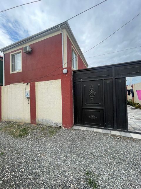 Satılır 4 otaqlı həyət evi/bağ evi 160 m² — Bakı