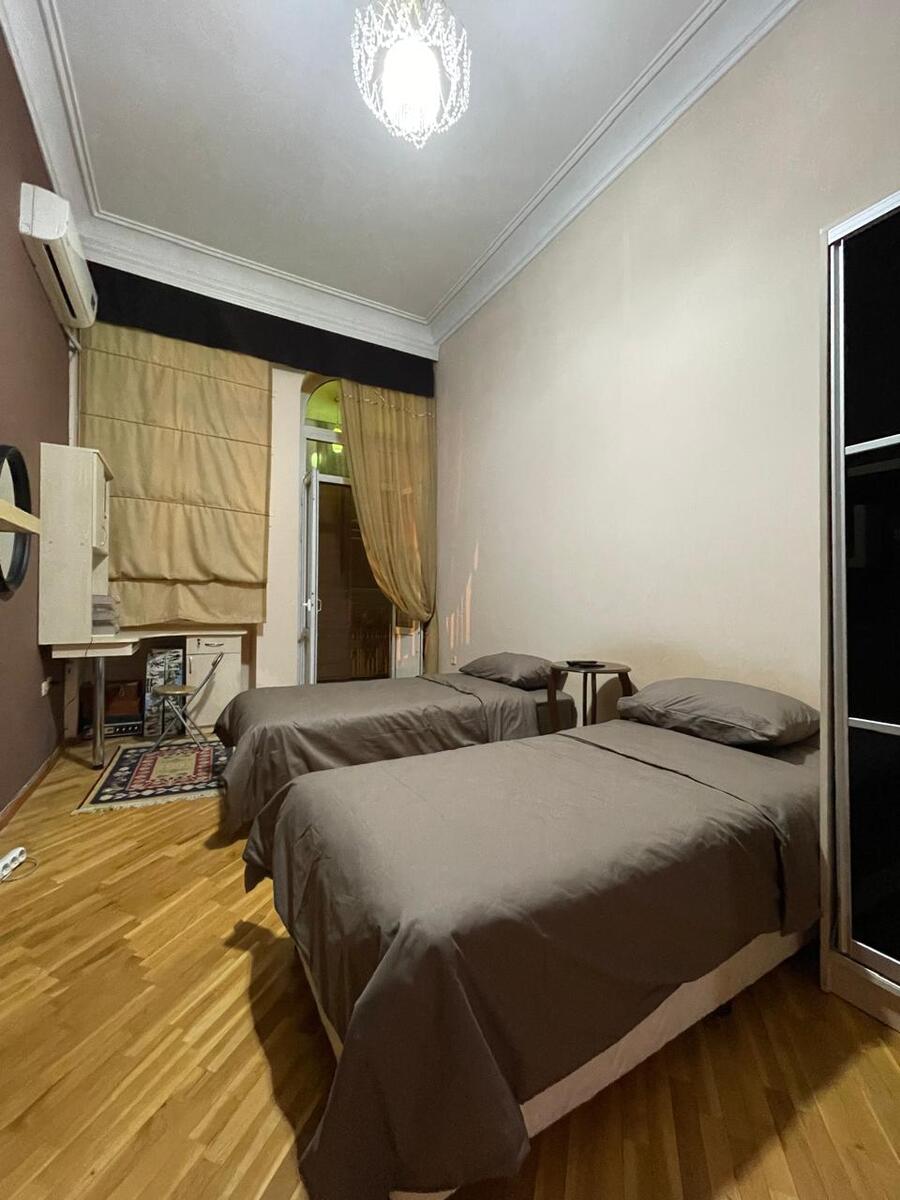 Satılır 4 otaqlı köhnə tikili 210 m² — Mənzil, Bakı (5)