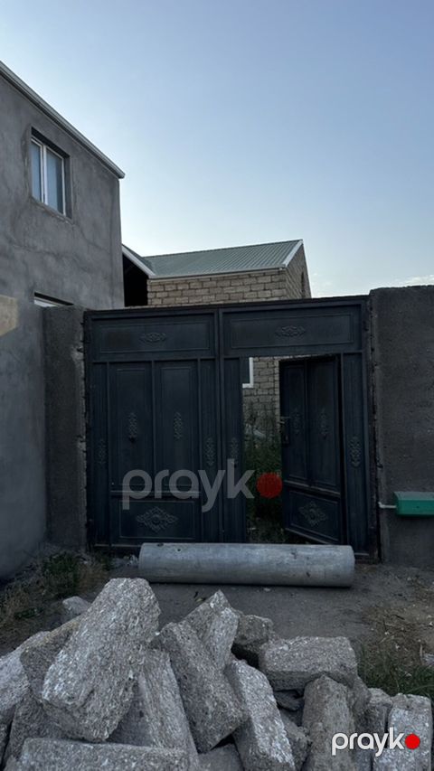 Binede 3 sotun icinde ev satilir qazi var suyu var isigi var 7 das — Digah