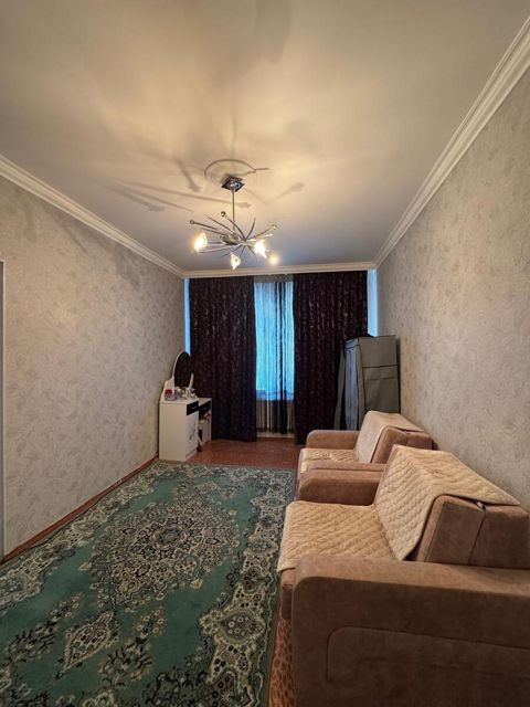 Satılır 4 otaqlı köhnə tikili 90 m² — Bakı