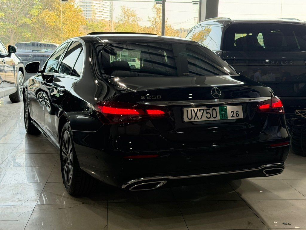 Mercedes E 300, 2.0 L, 2021 il, 59 000 km — Avtomobillər, Bakı (5)
