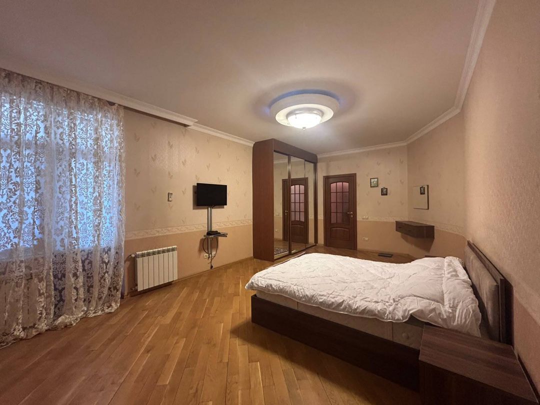 İcarəyə verilir 4 otaqlı yeni tikili 210 m² — Mənzil, Bakı (5)