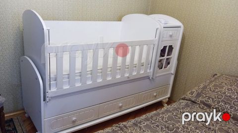 *Beşik satilir* *qiymeti 60₼* *ünvan Bileceri z⁹⁰kod0200* — Bakı