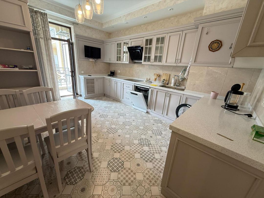 İcarəyə verilir 4 otaqlı yeni tikili 160 m² — Mənzil, Bakı (4)