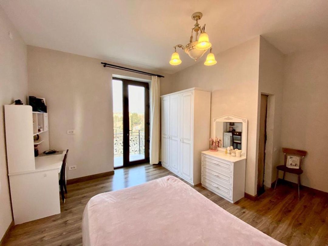 Satılır 6 otaqlı həyət evi/bağ evi 300 m² — Ev, villa, Bakı (9)